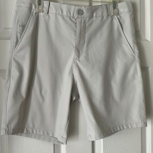 Men’s golf shorts